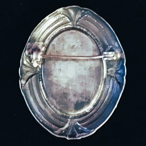 1950s Royal Crest Reverse Glass Cabochon Buddhist Deity Brooch and Earring Set - Picture 4 of 12